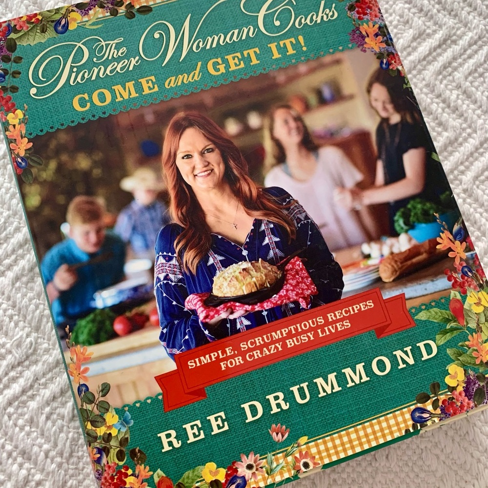 The Pioneer Woman Cookbook - Vibrant Blue and Red Cover